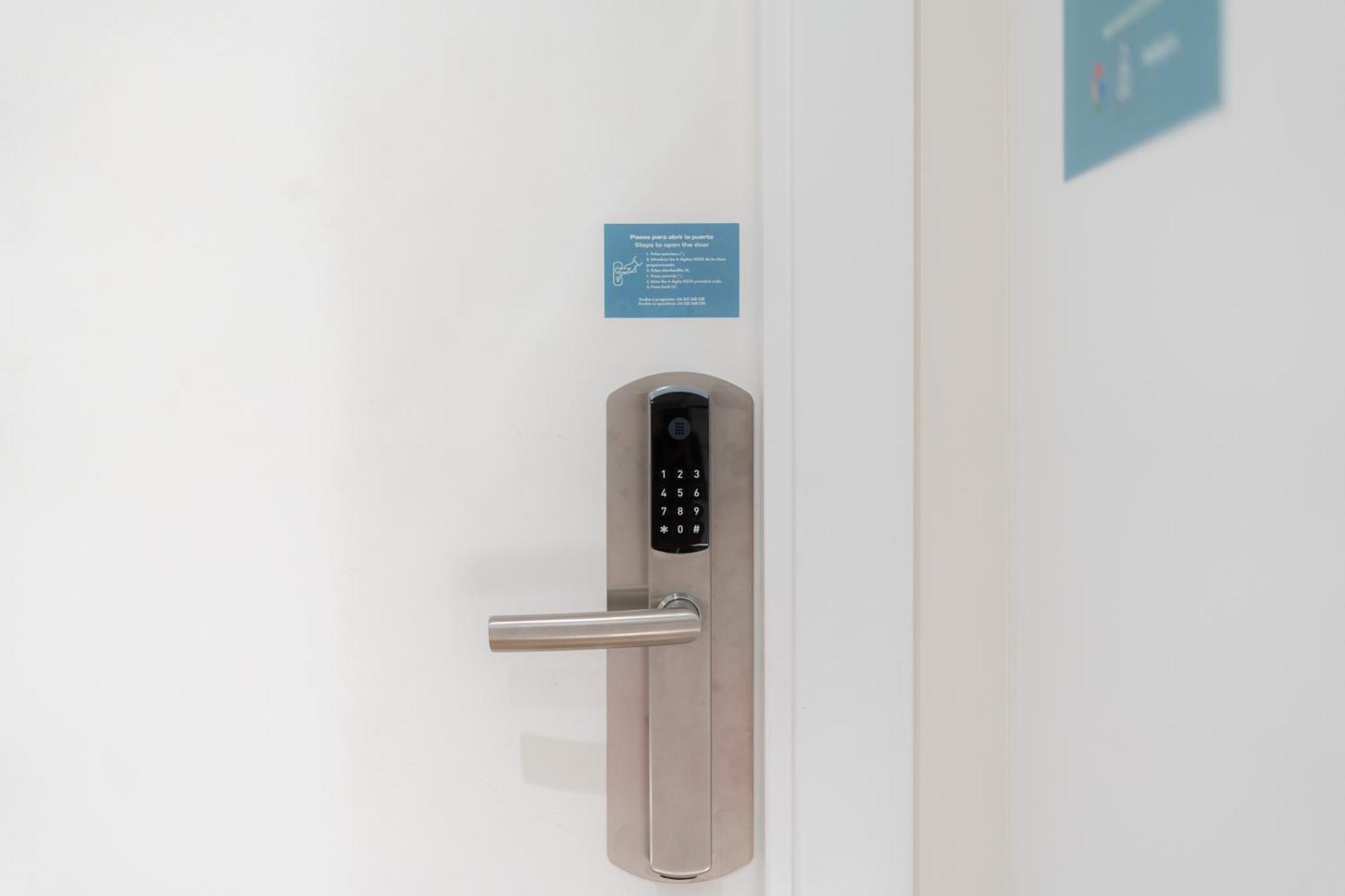 I'M Room Suites Nuevos Ministerios - Bernabeu 'Digital Access' Madrid Ngoại thất bức ảnh